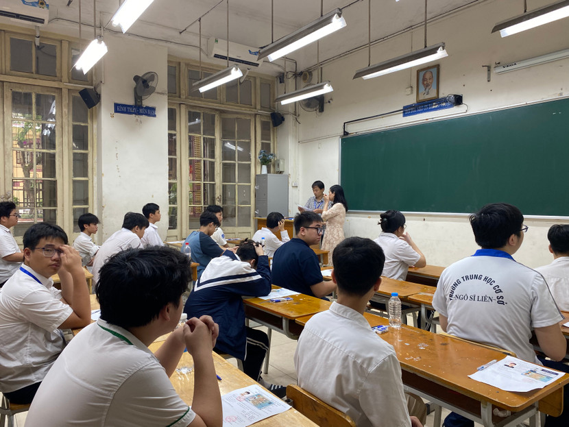 Năm 2025, kỳ thi tốt nghiệp THPT sẽ có 2 đề thi theo chương trình GDPT 2006 và 2018