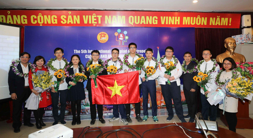 Học sinh Hà Nội giành 8 huy chương Kỳ thi Olympic Quốc tế IOM 2020