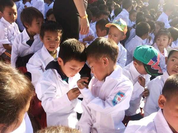 Học sinh nhiều tỉnh miền múi phía Bắc chưa thể đến trường vì đợt rét đậm, rét hại kéo dài