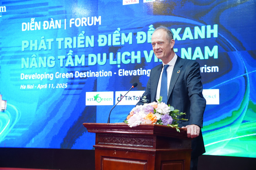Ông Patrick Haverman, Phó trưởng đại diện thường trú UNDP tại Việt Nam phát biểu tại Diễn đàn Ông Patrick Haverman, Phó trưởng đại diện thường trú UNDP tại Việt Nam phát biểu tại Diễn đàn