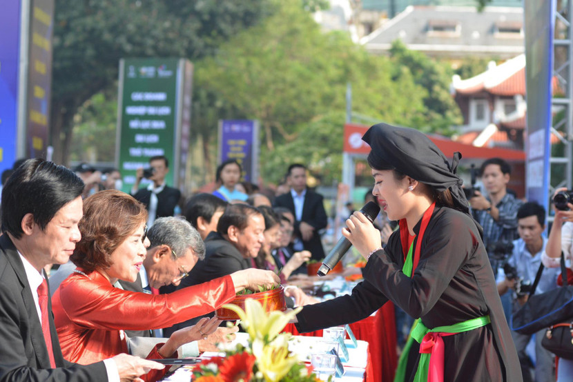 Nhiều hoạt động văn hóa nghệ thuật truyền thống được tổ chức liên tục trong suốt thời gian diễn ra hội chợ