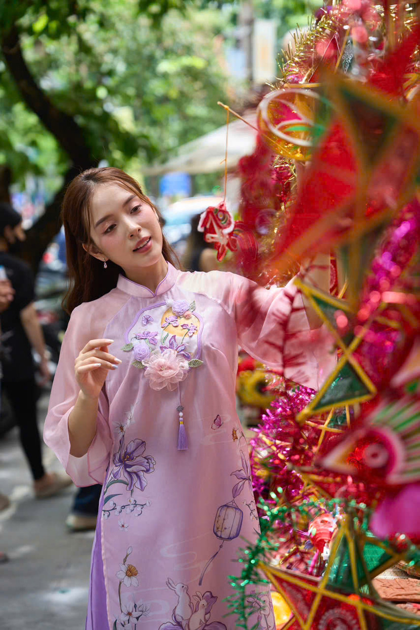 Phố Phan Bội Châu đang trở thành địa điểm check in yêu thích của nhiều bạn trẻ