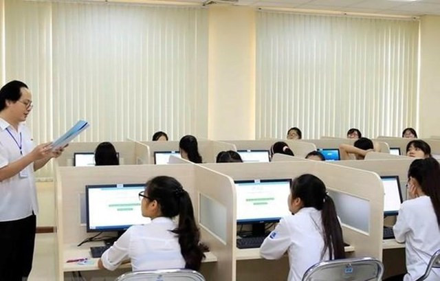 Điểm bài thi đánh giá năng lực của ĐHQGHN năm 2025 có xu hướng tăng nhẹ (khoảng 3-5 điểm theo thang điểm 150) Điểm bài thi đánh giá năng lực của ĐHQGHN năm 2025 có xu hướng tăng nhẹ (khoảng 3-5 điểm theo thang điểm 150)