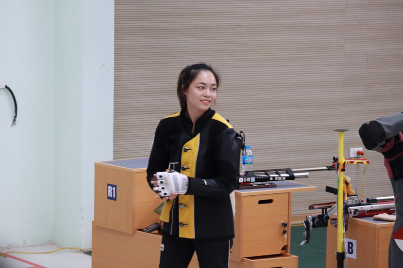 Nữ xạ thủ Phí Thanh Thảo trong phần thi sáng 16-5 (Ảnh: Bùi Lượng)