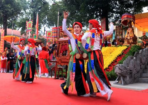 Lễ hội diễn ra trên địa bàn ở cấp độ 2, giảm 50% số lượng khách mời. Địa bàn có dịch cấp độ 3, chỉ tổ chức nghi lễ, không tổ chức hoạt động hội. Lễ hội diễn ra trên địa bàn ở cấp độ 2, giảm 50% số lượng khách mời. Địa bàn có dịch cấp độ 3, chỉ tổ chức nghi lễ, không tổ chức hoạt động hội.