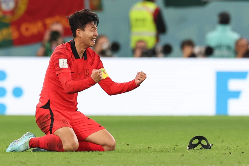 Son Heung-min bật khóc sau khi cùng đồng đội làm nên kỳ tích Son Heung-min bật khóc sau khi cùng đồng đội làm nên kỳ tích