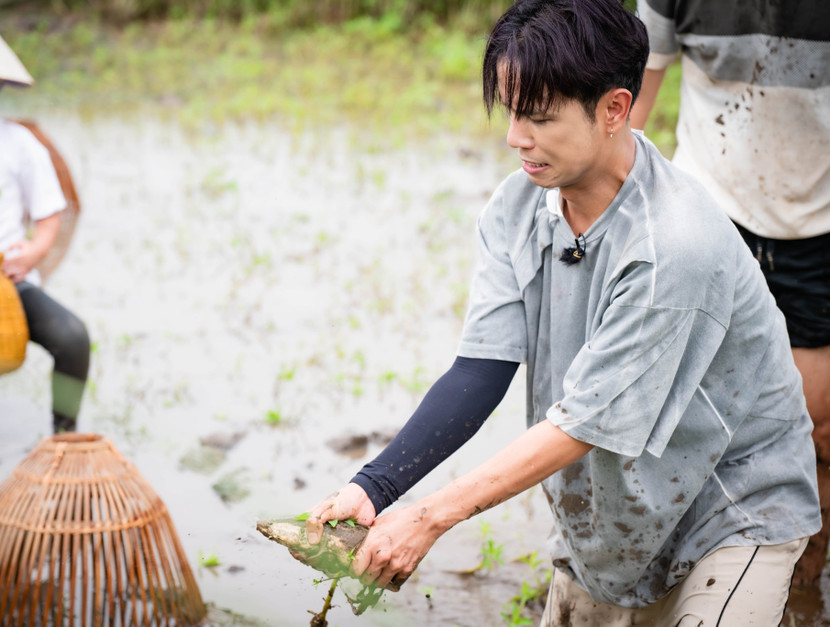 Neko Lê bắt cá - làm nông dân Neko Lê bắt cá - làm nông dân