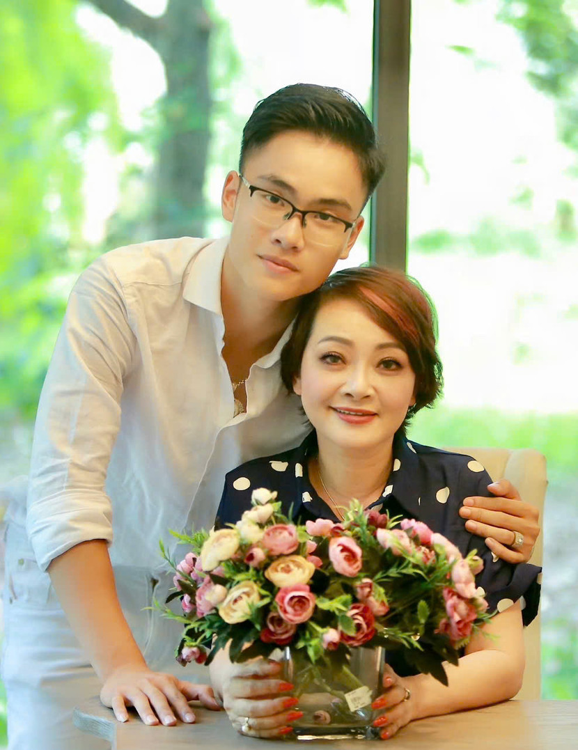 Nghệ sĩ Trà My và con trai- đạo diễn Trọng Phúc Nghệ sĩ Trà My và con trai- đạo diễn Trọng Phúc