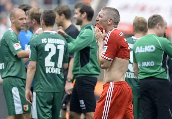 Khoảnh khắc bóng đá thế giới cuối tuần qua ảnh 1