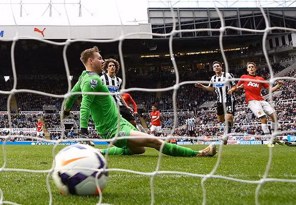 Khoảnh khắc bóng đá thế giới cuối tuần qua ảnh 10