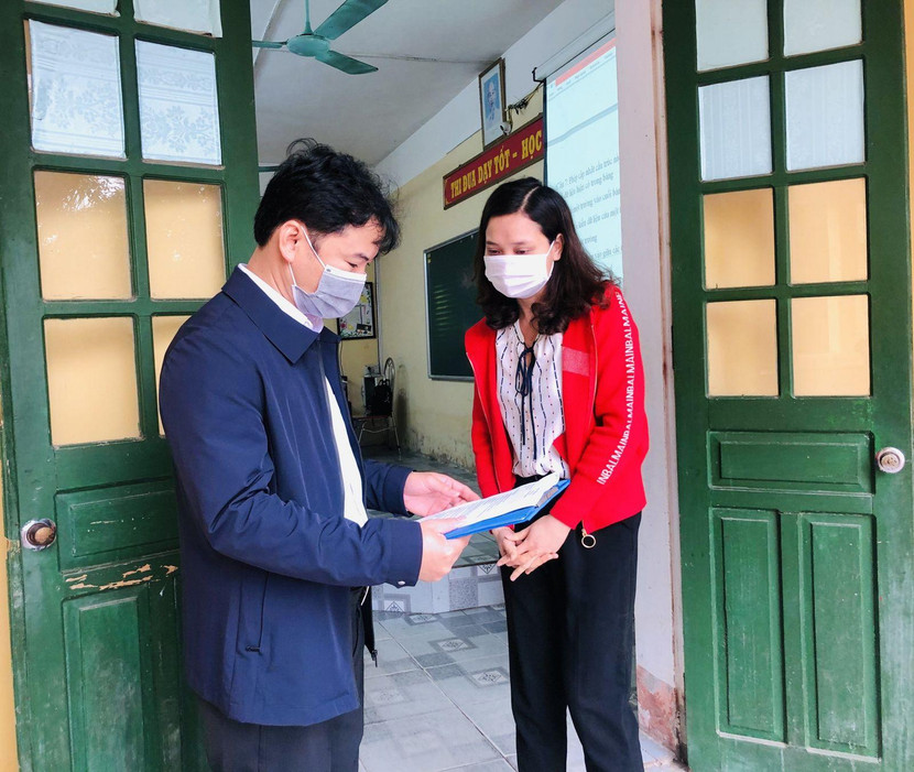 Hải Dương kiểm tra đột xuất phòng chống Covid-19 tại trường học sau khi đi học trở lại một ngày Hải Dương kiểm tra đột xuất phòng chống Covid-19 tại trường học sau khi đi học trở lại một ngày