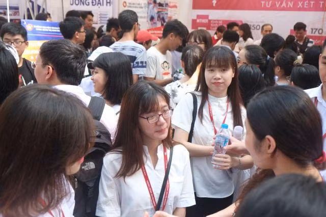 Ngày 25-3, Bộ GD-ĐT họp với hơn 300 trường ĐH, CĐ để bàn về đổi mới công tác tuyển sinh năm 2021