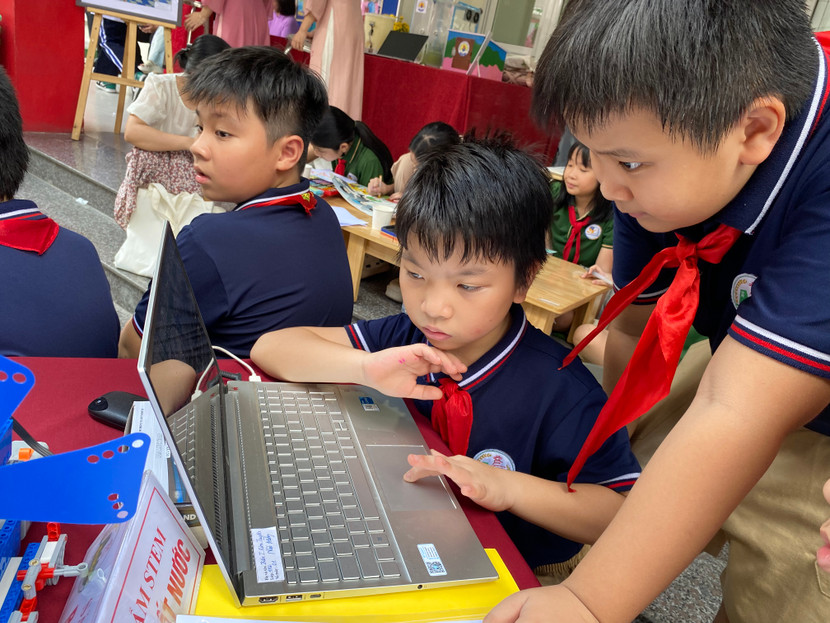 Các chuyên gia giáo dục bàn cách nâng cao hiệu quả triển khai giáo dục kỹ năng số, an toàn số cho học sinh