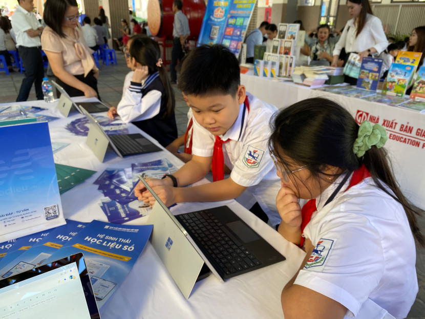 Hà Nội mở rộng mô hình trường học số Google