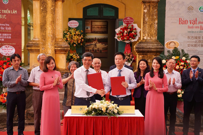 Ký kết các hoạt động hợp tác giữa Trung tâm Bảo tồn di sản Thăng Long - Hà Nội và Trung tâm quản lý Công viên Bắc Kinh