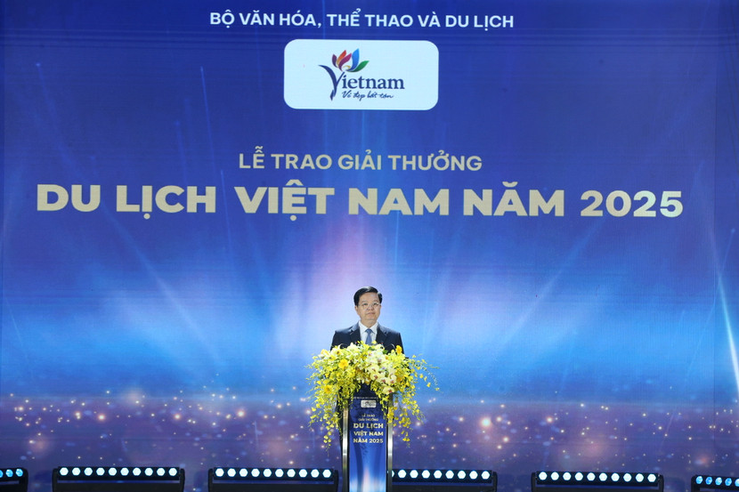 Phó Thủ tướng Chính phủ Mai Văn Chính nhấn mạnh, du lịch không chỉ là ngành kinh tế đơn thuần, du lịch chính là ngành công nghiệp của sự trải nghiệm, của cảm xúc, là nghệ thuật của sự kết nối, là con đường để lan tỏa những điểm đến hấp dẫn, những danh lam, thắng cảnh, những di tích lịch sử văn hóa