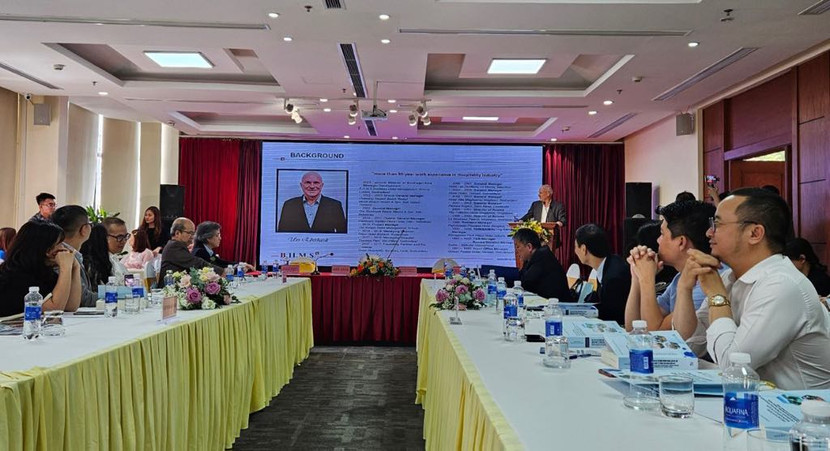 Hội thảo quốc tế “Đào tạo và sử dụng nguồn nhân lực du lịch chuẩn quốc tế trong giai đoạn hiện nay”. Hội thảo diễn ra chiều qua 12-4 Hội thảo quốc tế “Đào tạo và sử dụng nguồn nhân lực du lịch chuẩn quốc tế trong giai đoạn hiện nay”. Hội thảo diễn ra chiều qua 12-4