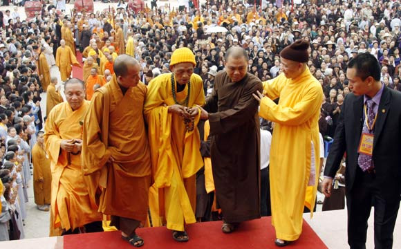 Nhân dịp Đại lễ 30 năm thành lập Giáo hội Phật giáo Việt Nam, Đức Pháp chủ đã gửi tới tăng ni, phật tử các cấp của giáo hội Phật giáo Việt Nam bản thông điệp đầy ý nghĩa.