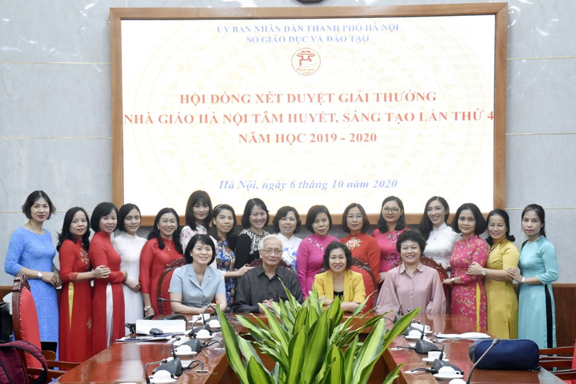 Hội đồng xét duyệt giải thưởng bắt đầu làm việc từ nay đến 9/10 để bình chọn Nhà giáo tâm huyết, sáng tạo 2020 Hội đồng xét duyệt giải thưởng bắt đầu làm việc từ nay đến 9/10 để bình chọn Nhà giáo tâm huyết, sáng tạo 2020