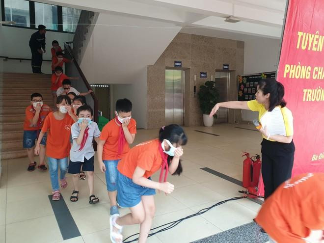 Các trường học đều chú trọng dạy kỹ năng sống phòng cháy chữa cháy cho học sinh