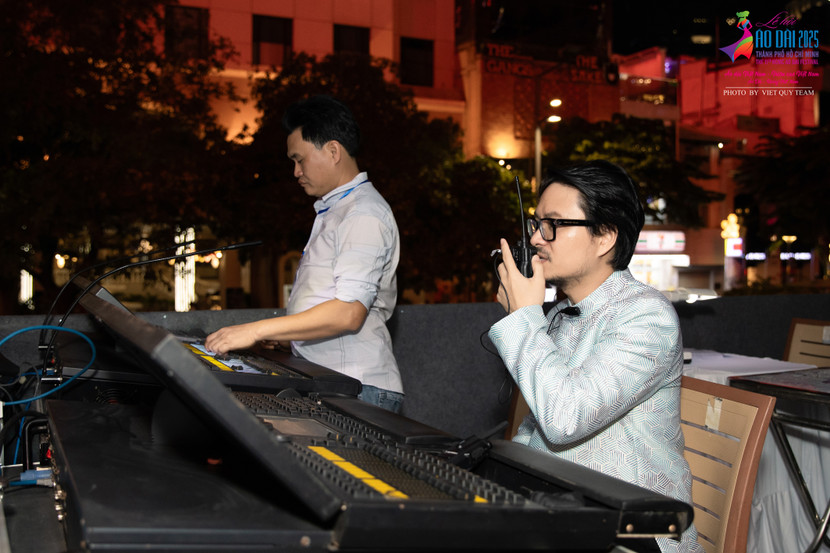 Đạo diễn Hoàng Nhật Nam đảm nhận vai trò tổng đạo diễn cho chương trình Lễ hội Áo dài TPHCM lần thứ 11