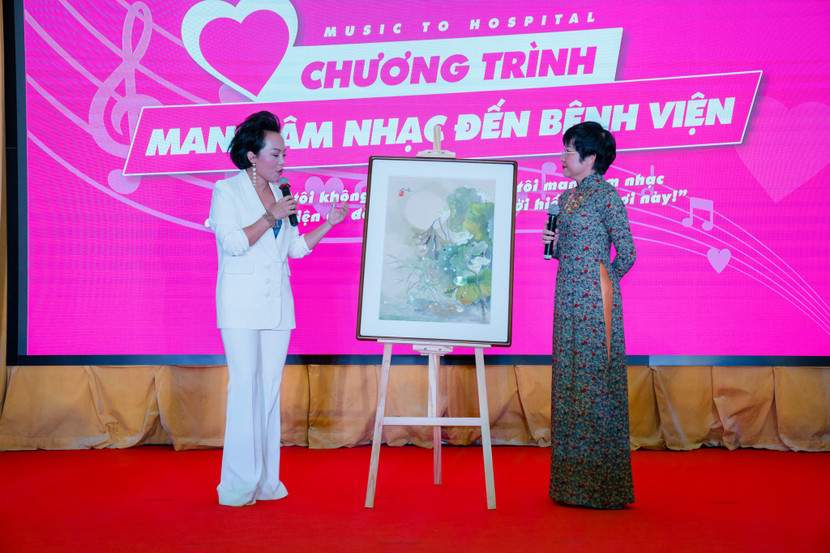 Bức tranh sen đầy ý nghĩa được chắp bút bởi họa sĩ Nguyễn Đoan Ninh đã được đấu giá thành công với 35 triệu Bức tranh sen đầy ý nghĩa được chắp bút bởi họa sĩ Nguyễn Đoan Ninh đã được đấu giá thành công với 35 triệu