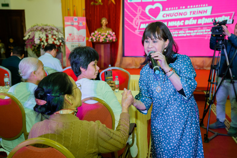 Nghệ sĩ Hồng Liên Nghệ sĩ Hồng Liên