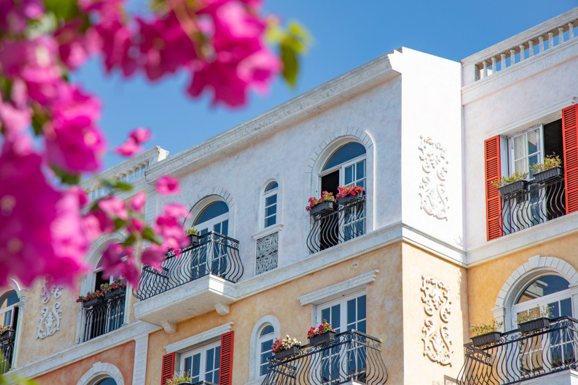 Thị trấn Hoàng Hôn là sự kết hợp hoàn hảo giữa vẻ đẹp của thị trấn Địa Trung Hải nước Ý và “tâm hồn” quyến rũ của vùng biển nhiệt đới Việt Nam. Thị trấn Hoàng Hôn là sự kết hợp hoàn hảo giữa vẻ đẹp của thị trấn Địa Trung Hải nước Ý và “tâm hồn” quyến rũ của vùng biển nhiệt đới Việt Nam.