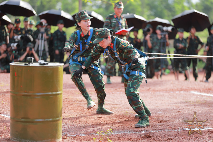 Hoạt động đầu tiên của buổi chiều ngày đầu tiên là hội thao kéo co 4 góc kết hợp lắp súng STV 380 Hoạt động đầu tiên của buổi chiều ngày đầu tiên là hội thao kéo co 4 góc kết hợp lắp súng STV 380