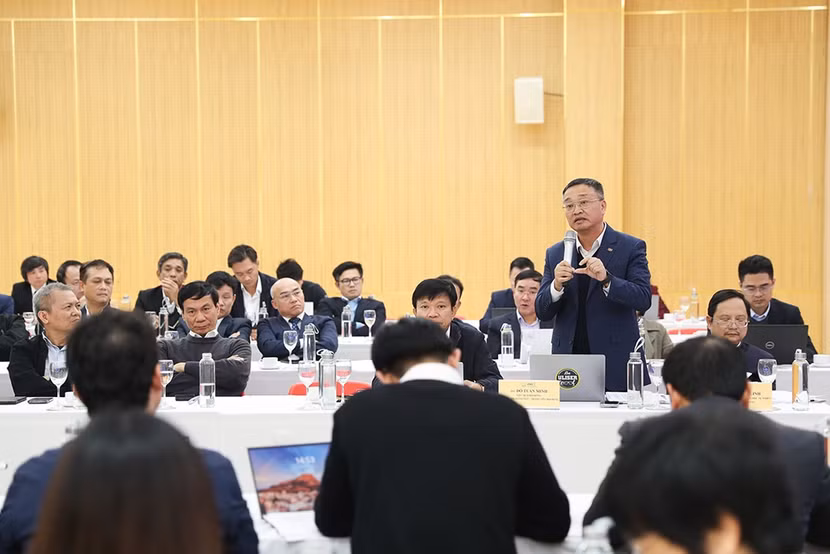 Cơ quan ĐHQGHN dự kiến giảm 35 đến 40% các ban, phòng và 15% biên chế