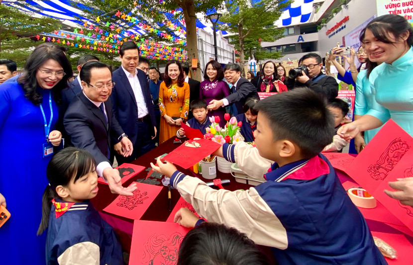 Hà Nội được ghi nhận nhiều sáng kiến về "trường học hạnh phúc" Hà Nội được ghi nhận nhiều sáng kiến về "trường học hạnh phúc"
