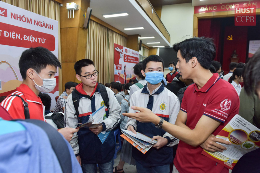 Mỗi thí sinh được điều chỉnh nguyện vọng đăng ký xét tuyển trực tuyến 3 lần