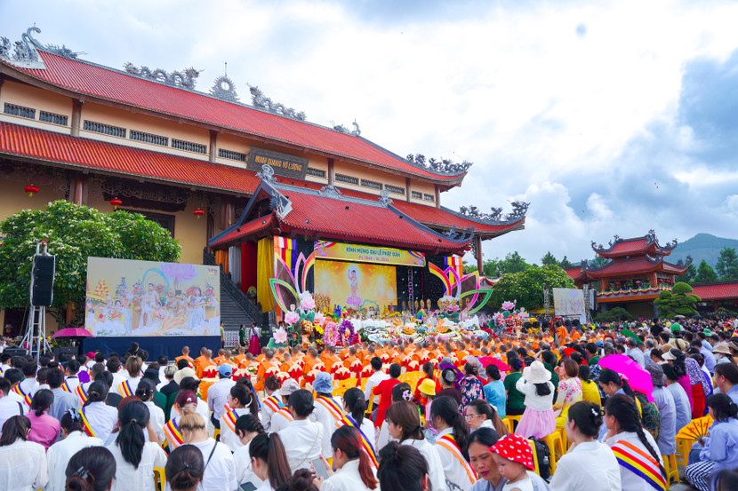 Hình ảnh Lễ Phật đản tại chùa Ba Vàng ngày 12/5/2024 Hình ảnh Lễ Phật đản tại chùa Ba Vàng ngày 12/5/2024