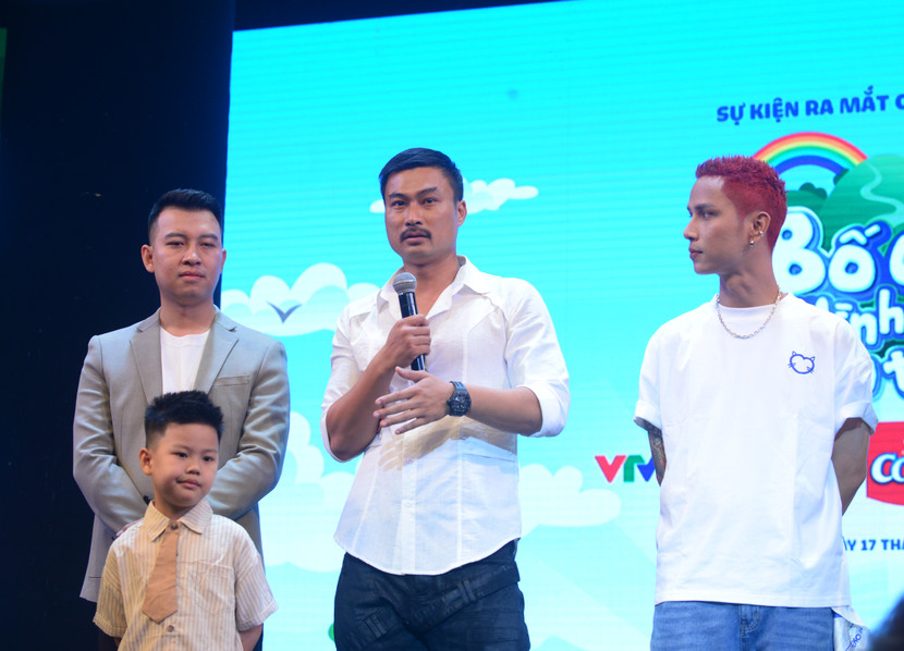 Với Duy Hưng, hành trình này không nhằm giúp con trở thành người giỏi hơn, mà là người tử tế hơn – biết sẻ chia, cảm thông và mạnh mẽ khi đối diện với thử thách Với Duy Hưng, hành trình này không nhằm giúp con trở thành người giỏi hơn, mà là người tử tế hơn – biết sẻ chia, cảm thông và mạnh mẽ khi đối diện với thử thách