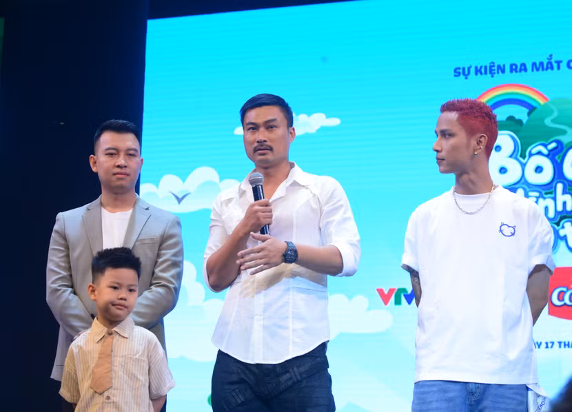 Với Duy Hưng, hành trình này không nhằm giúp con trở thành người giỏi hơn, mà là người tử tế hơn – biết sẻ chia, cảm thông và mạnh mẽ khi đối diện với thử thách