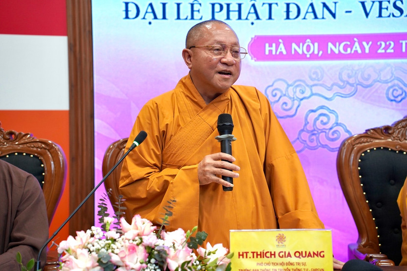 Hòa thượng Thích Gia Quang, Phó Chủ tịch Hội đồng Trị sự Trung ương Giáo hội Phật giáo Việt Nam phát biểu tại cuộc họp báo (ảnh: Diệu Thái)