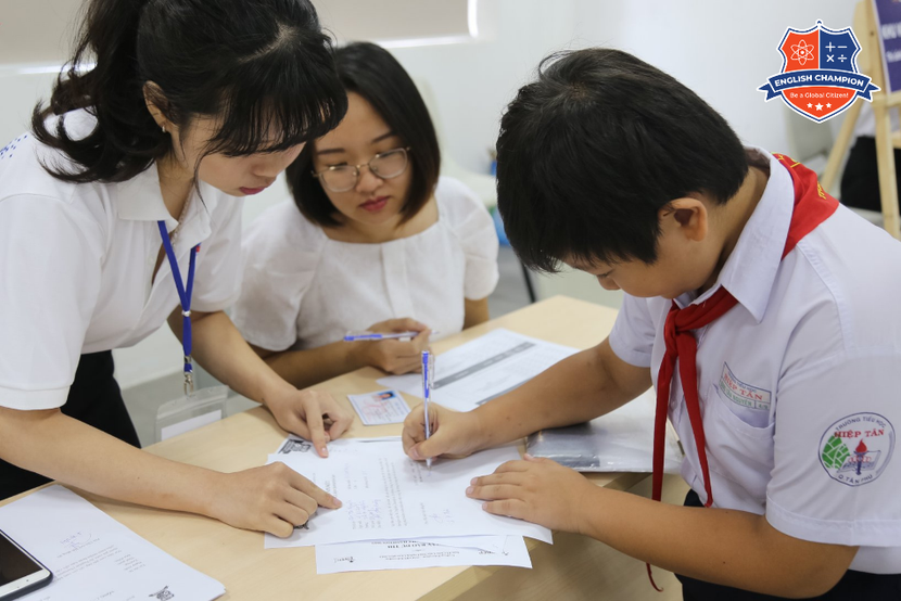 Giải nhất cuộc thi những kỷ niệm sâu sắc về thầy cô và mái trường trị giá 10 triệu đồng