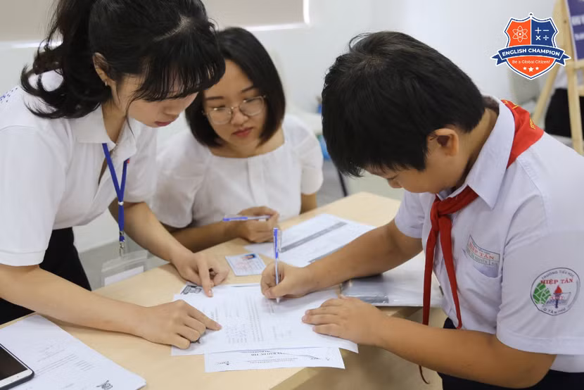 Giải nhất cuộc thi những kỷ niệm sâu sắc về thầy cô và mái trường trị giá 10 triệu đồng