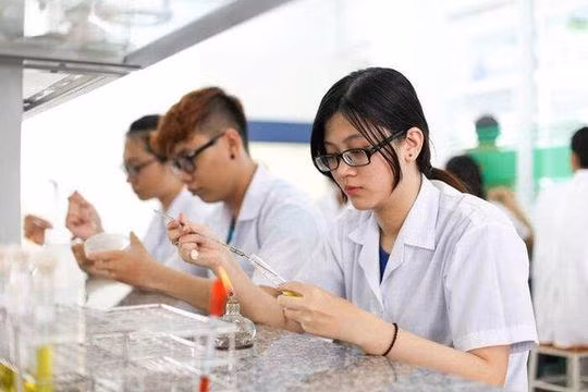 Học phí năm học 2023-2024 trường ĐH Y Hà Nội có ngành tăng gần 3,5 lần Học phí năm học 2023-2024 trường ĐH Y Hà Nội có ngành tăng gần 3,5 lần