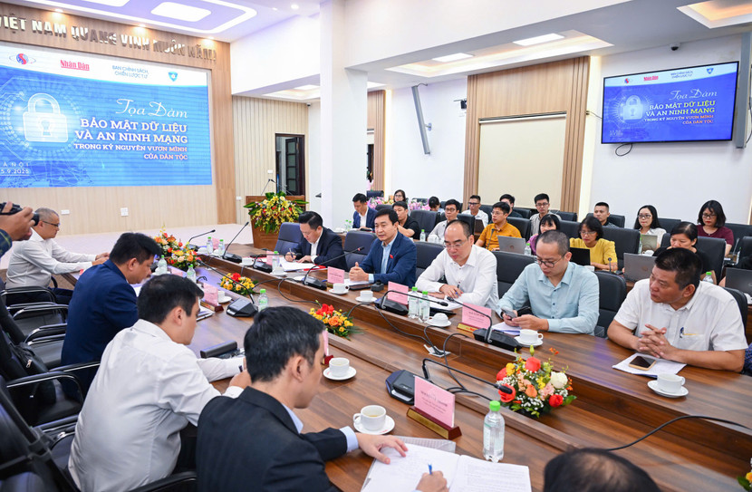 Ngày 25/9, báo Nhân dân tổ chức tổ chức tọa đàm với chủ đề “Bảo mật dữ liệu và an ninh mạng trong kỷ nguyên vươn mình của dân tộc” Ngày 25/9, báo Nhân dân tổ chức tổ chức tọa đàm với chủ đề “Bảo mật dữ liệu và an ninh mạng trong kỷ nguyên vươn mình của dân tộc”