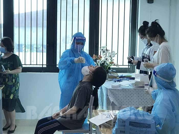 Học sinh TP Hải Dương chuyển sang học trực tuyến từ ngày mai 8-11 Học sinh TP Hải Dương chuyển sang học trực tuyến từ ngày mai 8-11