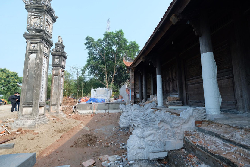 Đình Chèm hiện tại đang tu sửa Đình Chèm hiện tại đang tu sửa