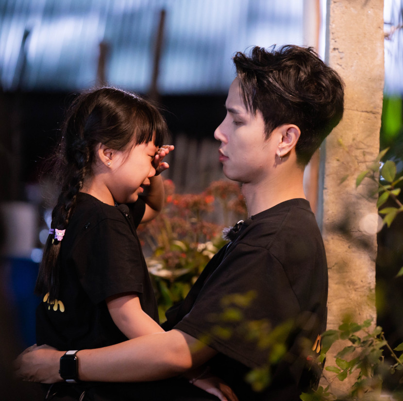 Neko Lê đã mang đến một hình mẫu người cha hiện đại: không hoàn hảo, nhưng luôn nỗ lực đồng hành cùng con trên từng bước trưởng thành