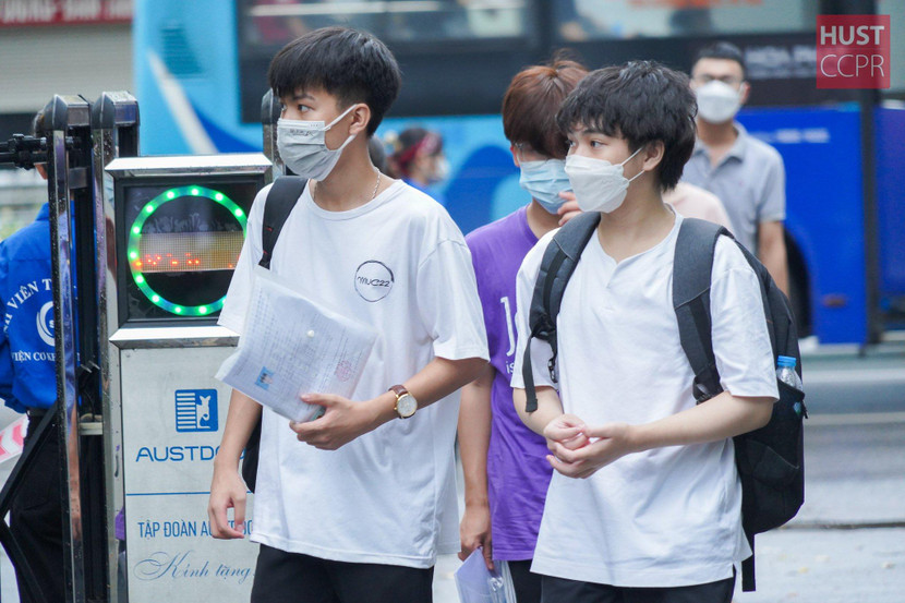 Điểm 10 giảm mạnh ở hầu hết các môn thi tốt nghiệp THPT ảnh 1