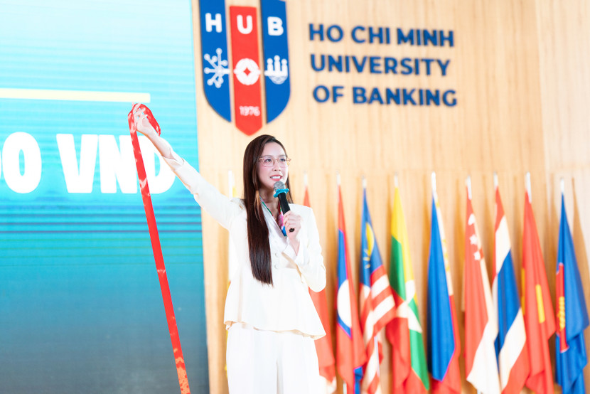 Hoa hậu Lê Nguyễn Bảo Ngọc chính là nhà sáng lập Gen Zero - dự án phi lợi nhuận nhằm thúc đẩy sự tham gia của thanh niên vào 17 Mục tiêu Phát triển Bền vững của Liên Hợp Quốc, đặc biệt là Mục tiêu 13 - Hành động vì khí hậu Hoa hậu Lê Nguyễn Bảo Ngọc chính là nhà sáng lập Gen Zero - dự án phi lợi nhuận nhằm thúc đẩy sự tham gia của thanh niên vào 17 Mục tiêu Phát triển Bền vững của Liên Hợp Quốc, đặc biệt là Mục tiêu 13 - Hành động vì khí hậu