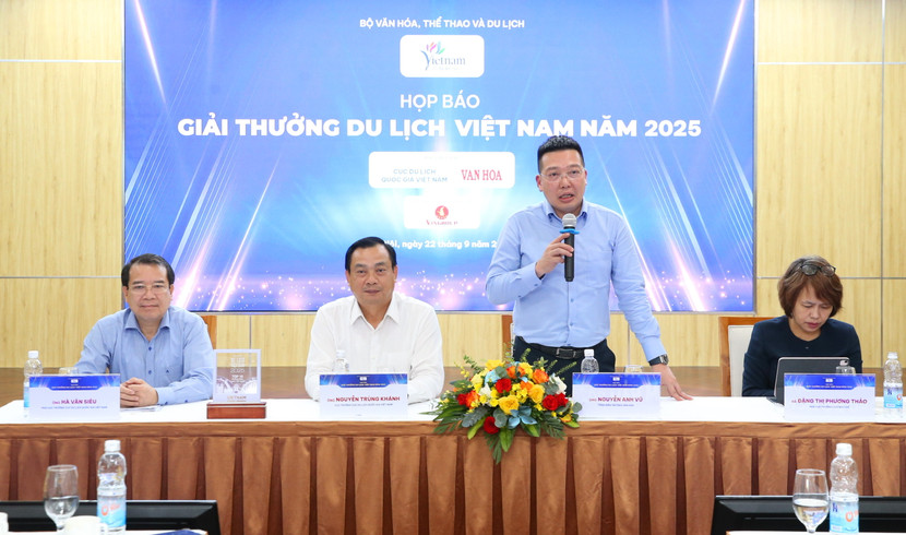 BTC trả lời câu hỏi của các phóng viên liên quan đến các hạng mục của Giải thưởng du lịch Việt Nam 2025