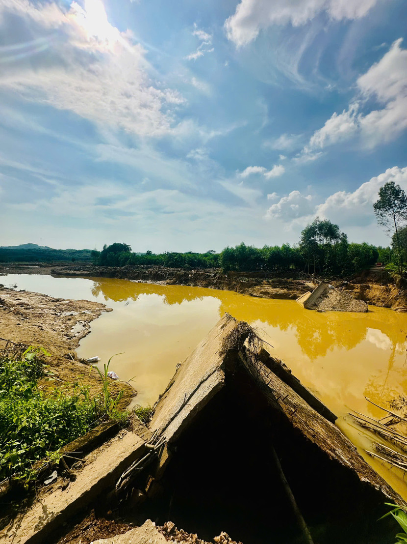 Suối Cây Thị ở xóm Trại Cau tan hoang sau lũ