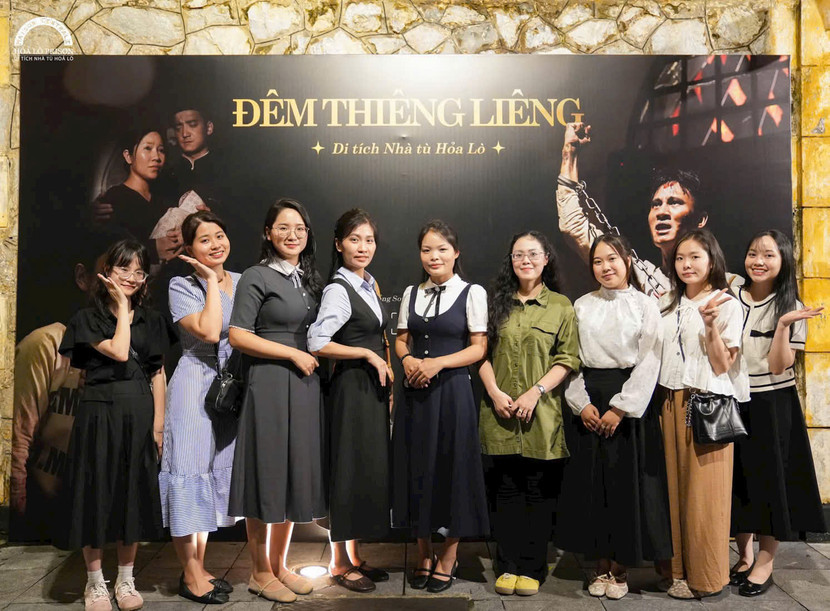 Tour tham quan đêm tại di tích Nhà tù Hỏa Lò (Ảnh: Di tích nhà tù Hỏa Lò)