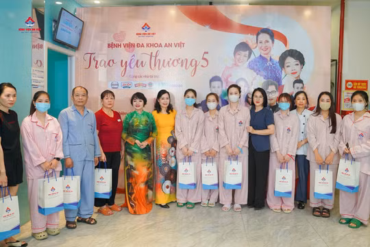 "Trao yêu thương 5" lan tỏa giá trị nhân ái đến người bệnh