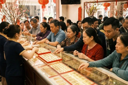 Ngày Thần Tài 2026: Nên mua vàng nhẫn hay vàng miếng?